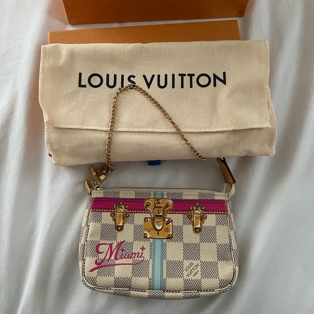 Louis Vuitton Pochette